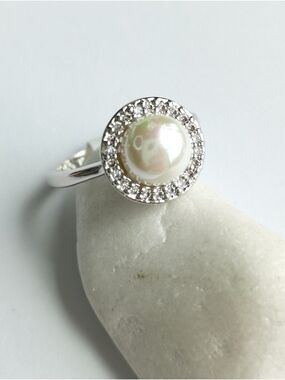Swarovski Elements solitaire Pearl & CZ Halo 14k white gold cocktail ring size 7
